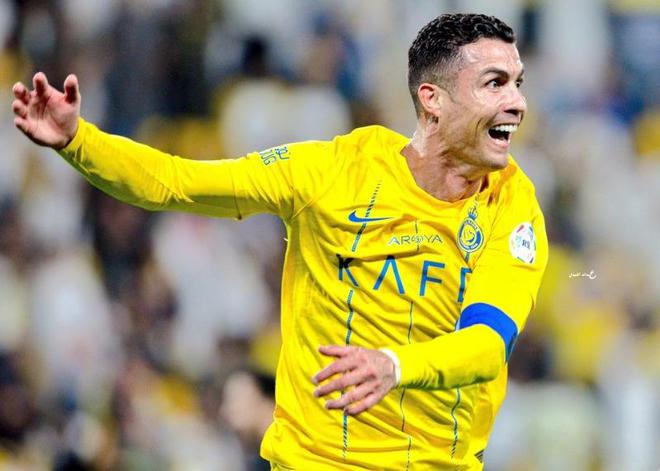 拜仁再度上演帽子戏法，C罗后防线成筛子！的简单介绍